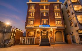Fabhotel Tipsyy Inn Suites